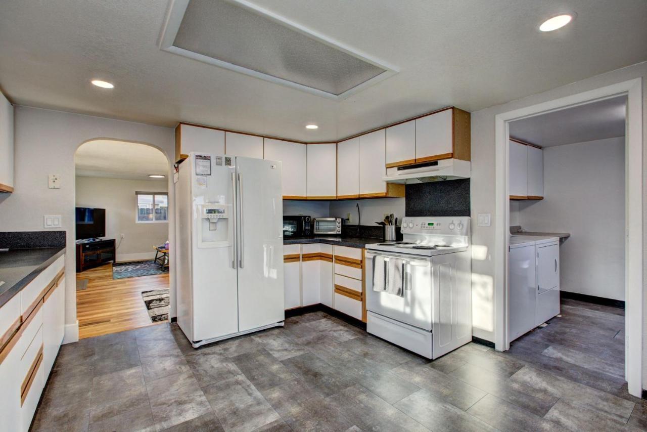 Little Blue Bungalow On Boise'S Bench, Pet Friendly, Fully Fenced Yard With Doggie Door! 2 Miles From Bsu, 5 Minutes From Downtown Boise, Desk And Workstation For Remote Workers, 2 Tv'S Large Walk-In Closet, Good For Mid-Term Stays Exteriér fotografie