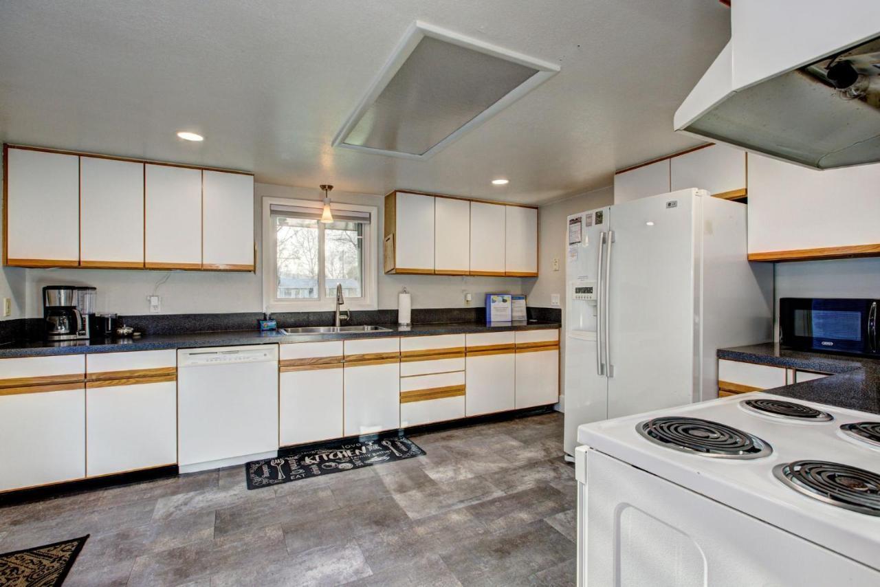 Little Blue Bungalow On Boise'S Bench, Pet Friendly, Fully Fenced Yard With Doggie Door! 2 Miles From Bsu, 5 Minutes From Downtown Boise, Desk And Workstation For Remote Workers, 2 Tv'S Large Walk-In Closet, Good For Mid-Term Stays Exteriér fotografie