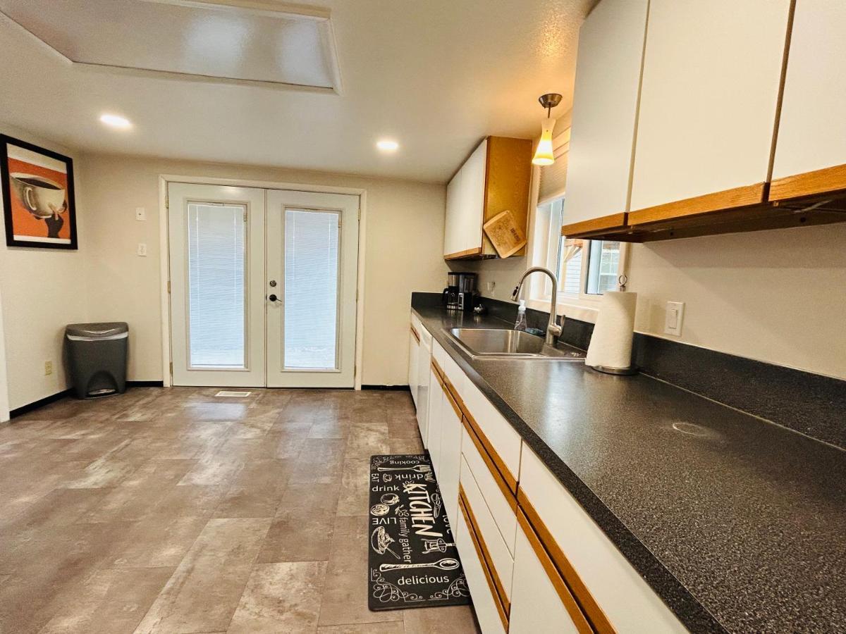 Little Blue Bungalow On Boise'S Bench, Pet Friendly, Fully Fenced Yard With Doggie Door! 2 Miles From Bsu, 5 Minutes From Downtown Boise, Desk And Workstation For Remote Workers, 2 Tv'S Large Walk-In Closet, Good For Mid-Term Stays Exteriér fotografie