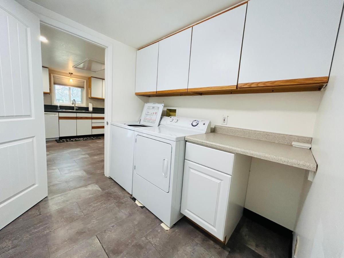 Little Blue Bungalow On Boise'S Bench, Pet Friendly, Fully Fenced Yard With Doggie Door! 2 Miles From Bsu, 5 Minutes From Downtown Boise, Desk And Workstation For Remote Workers, 2 Tv'S Large Walk-In Closet, Good For Mid-Term Stays Exteriér fotografie