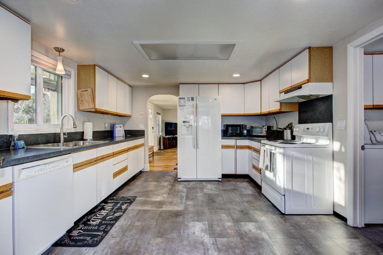 Little Blue Bungalow On Boise'S Bench, Pet Friendly, Fully Fenced Yard With Doggie Door! 2 Miles From Bsu, 5 Minutes From Downtown Boise, Desk And Workstation For Remote Workers, 2 Tv'S Large Walk-In Closet, Good For Mid-Term Stays Exteriér fotografie