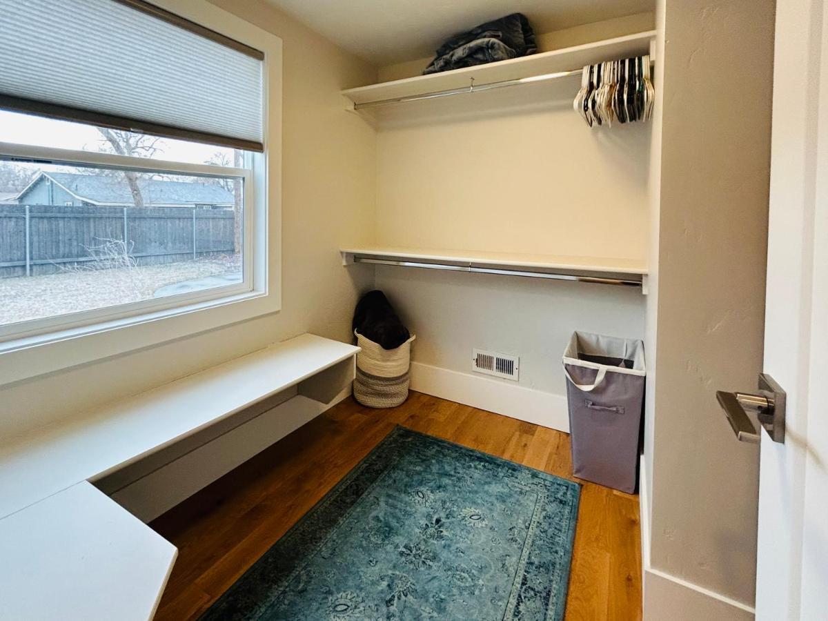Little Blue Bungalow On Boise'S Bench, Pet Friendly, Fully Fenced Yard With Doggie Door! 2 Miles From Bsu, 5 Minutes From Downtown Boise, Desk And Workstation For Remote Workers, 2 Tv'S Large Walk-In Closet, Good For Mid-Term Stays Exteriér fotografie