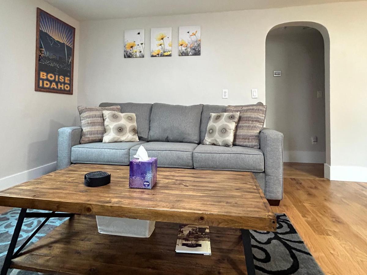 Little Blue Bungalow On Boise'S Bench, Pet Friendly, Fully Fenced Yard With Doggie Door! 2 Miles From Bsu, 5 Minutes From Downtown Boise, Desk And Workstation For Remote Workers, 2 Tv'S Large Walk-In Closet, Good For Mid-Term Stays Exteriér fotografie