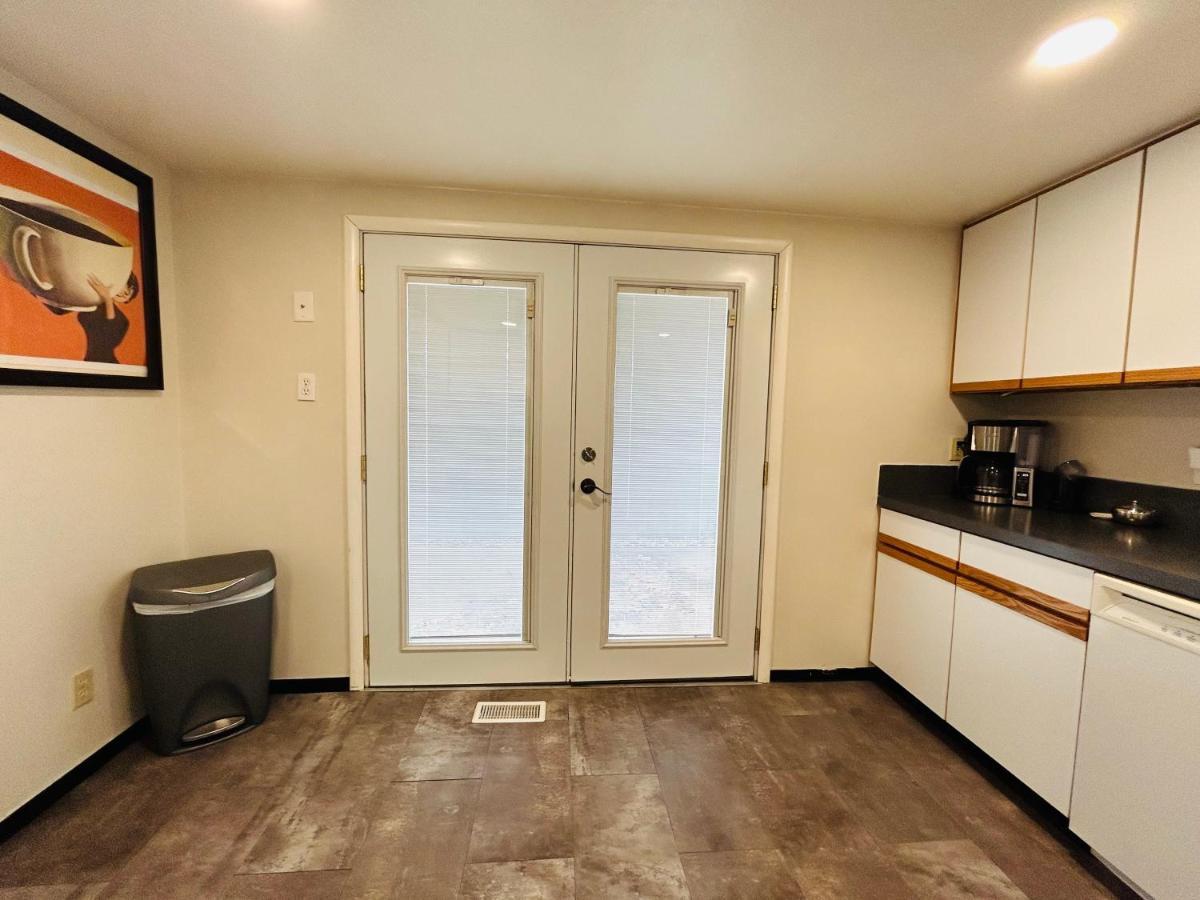 Little Blue Bungalow On Boise'S Bench, Pet Friendly, Fully Fenced Yard With Doggie Door! 2 Miles From Bsu, 5 Minutes From Downtown Boise, Desk And Workstation For Remote Workers, 2 Tv'S Large Walk-In Closet, Good For Mid-Term Stays Exteriér fotografie